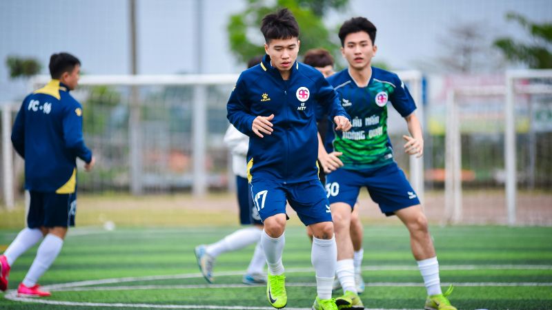 Nguyên tắc khi đá phạt góc là gì?